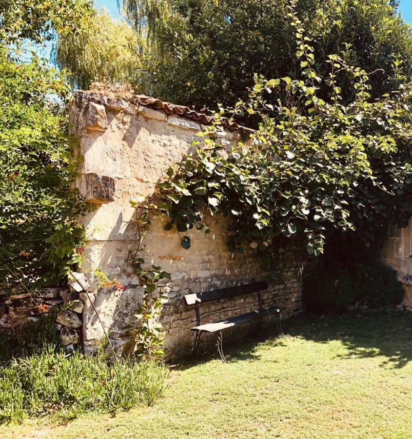 Saint-Savinien Le Gite Des 3 Saules מראה חיצוני תמונה